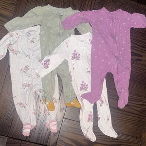 Carter's 9 Month Pajamas, Footies - Set of Four